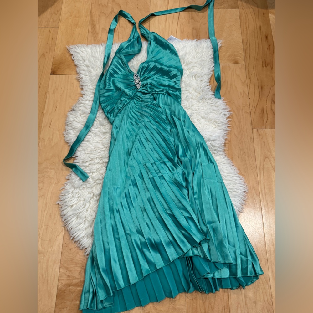 NICOLE BATKI formal dress gown size medium blue green